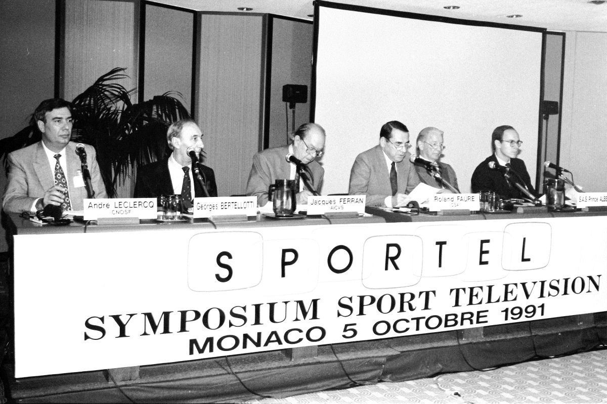 André Leclercq (CNOSF), Georges Bertellotti (Journalist, Vice-President and founder of SPORTEL), Jacques Ferran (President, AICVS), Roland Faure (President URTI, French Superior Council Audiovisual Member, President of the International Symposium), Luc Niggli, (SPORTEL founding member, General Secretary of SPORTEL), H.S.H. Crown Prince Albert of Monaco